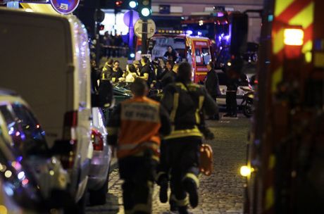 Issue After Paris: no to racism and imperialist wars that breed horror