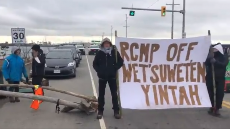 Issue All eyes on Wet'suwet'en