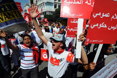 Issue Tunisia: 'The people want another revolution'