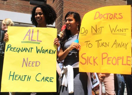 Issue Doctors and lawyers fight for refugee health care
