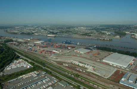 Issue Hundreds oppose new coal terminal and one CEO supports it